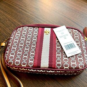 NWT Tory Burch Gemini Link wristlet